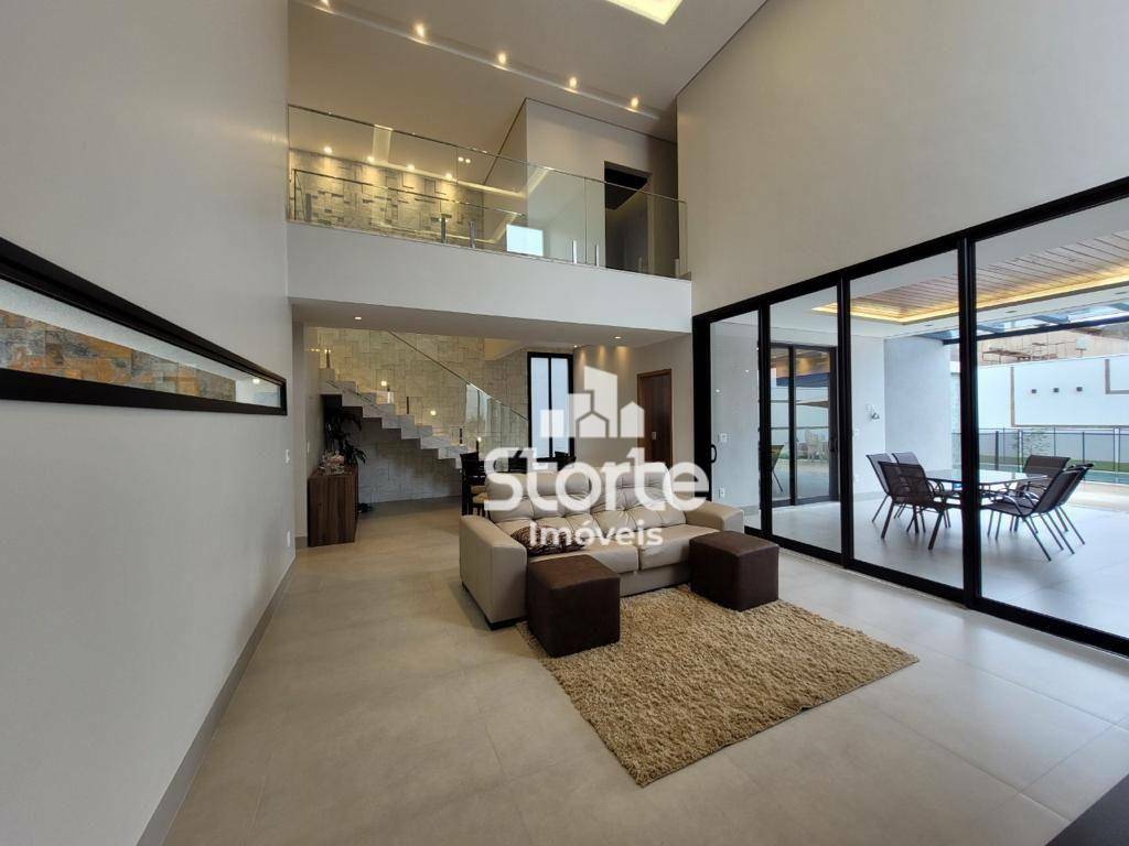 Casa de Condomínio à venda com 3 quartos, 242m² - Foto 1