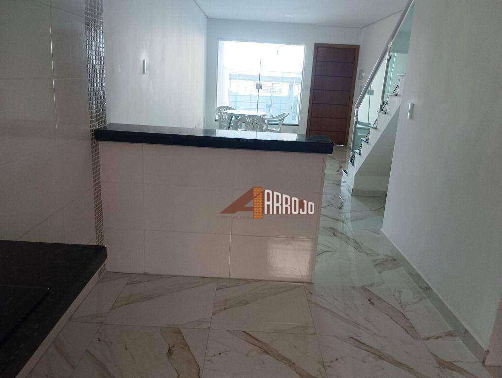 Sobrado à venda com 3 quartos, 92m² - Foto 1