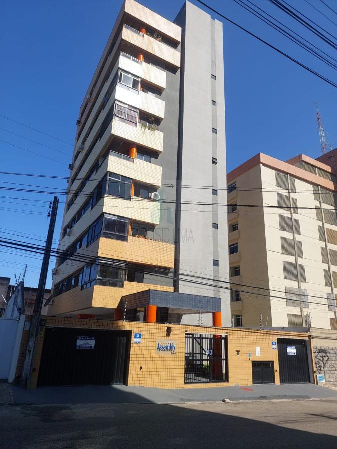 Apartamento à venda com 4 quartos, 134m² - Foto 2