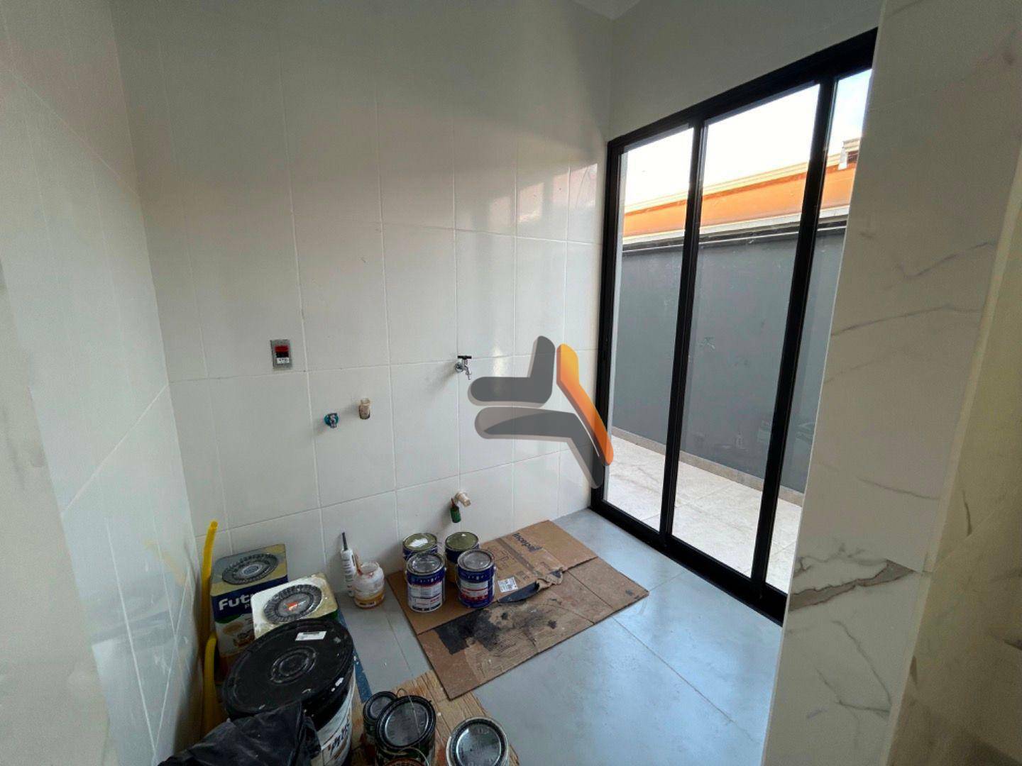 Casa à venda com 3 quartos, 98m² - Foto 14