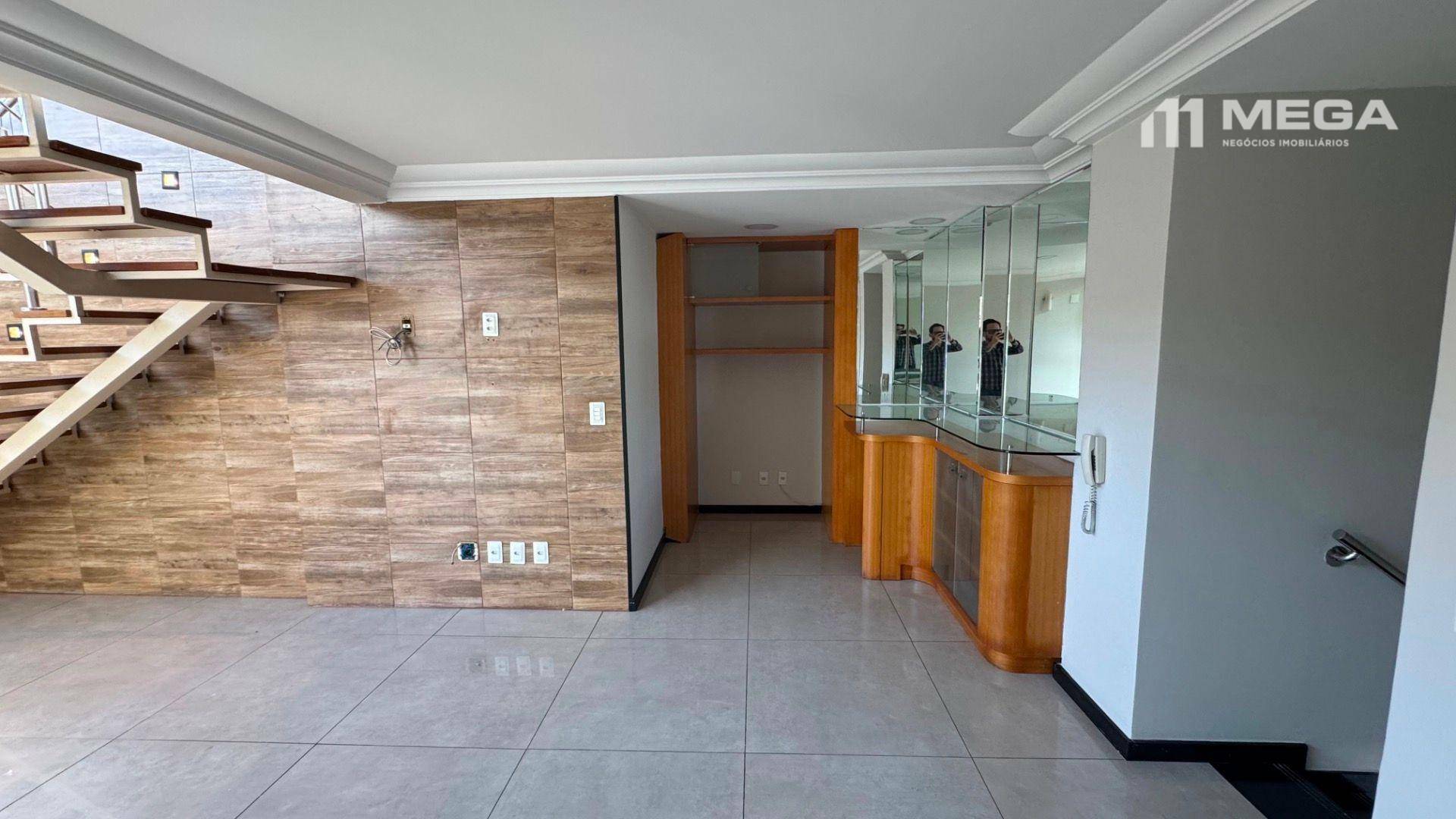 Cobertura à venda com 4 quartos, 200m² - Foto 5