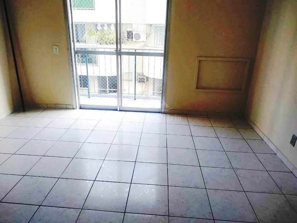 Apartamento à venda com 2 quartos, 75m² - Foto 1