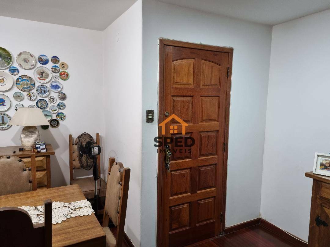 Apartamento à venda com 3 quartos, 138m² - Foto 4