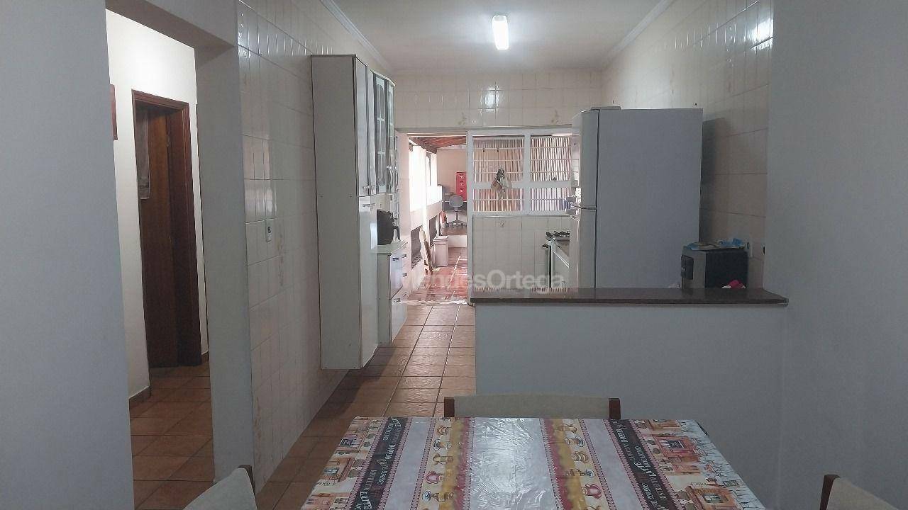 Casa à venda com 3 quartos, 214m² - Foto 17