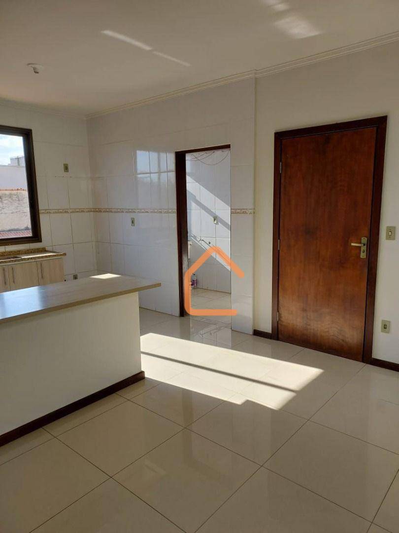 Apartamento à venda com 3 quartos, 95m² - Foto 2