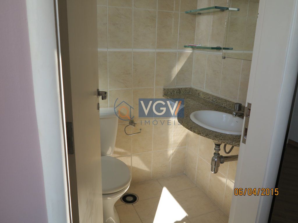 Apartamento à venda com 3 quartos, 70m² - Foto 2