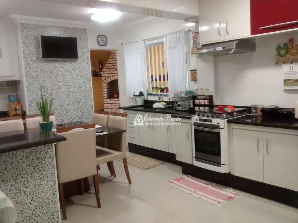 Sobrado à venda com 4 quartos, 264m² - Foto 1