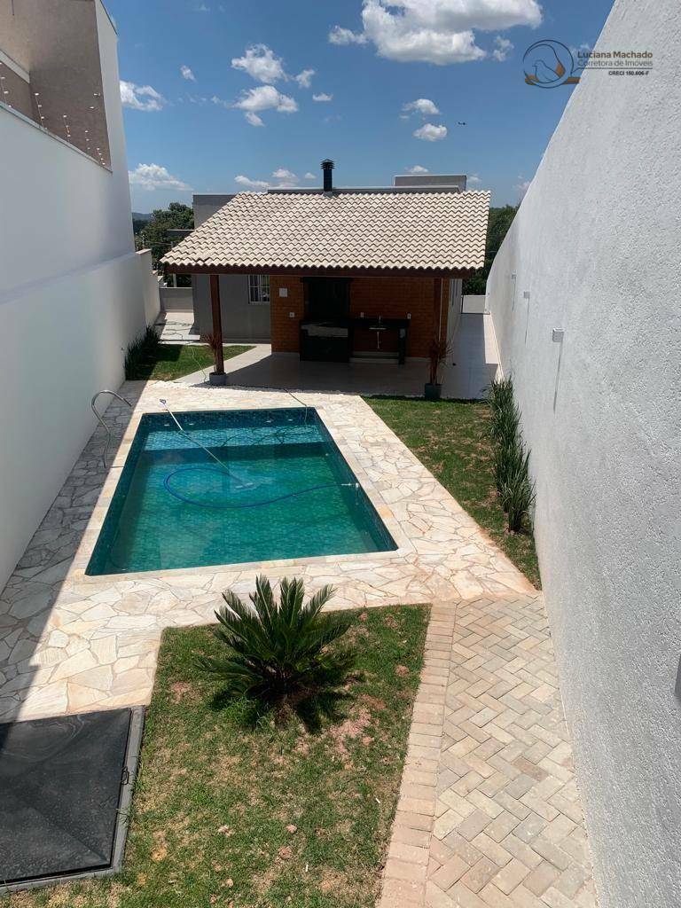 Casa à venda com 3 quartos, 160m² - Foto 1