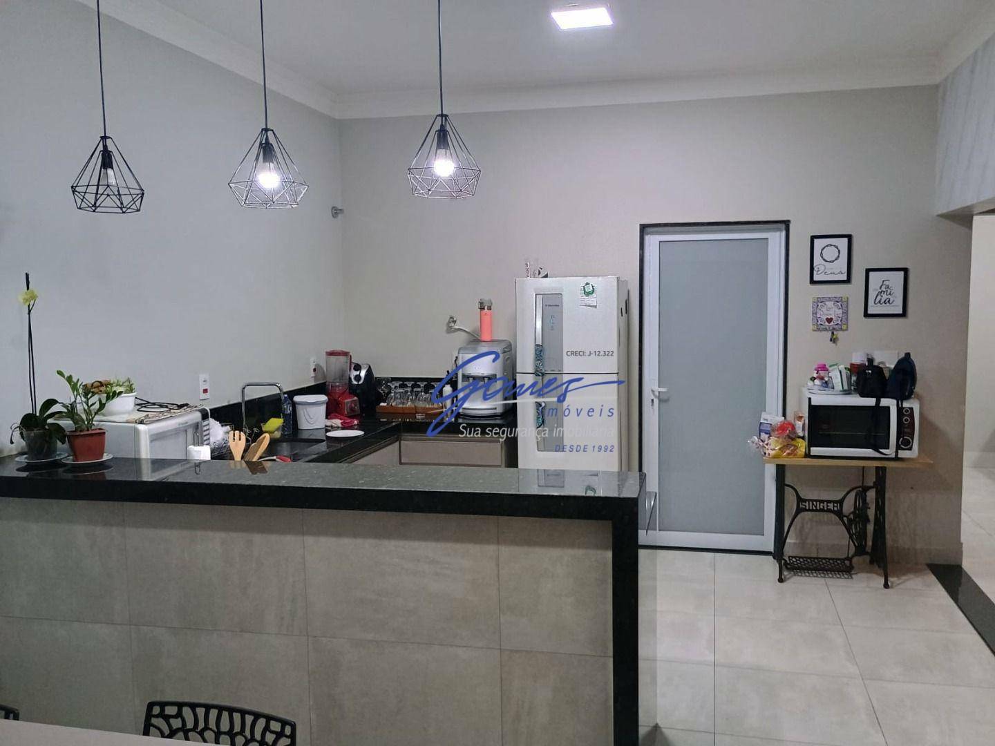 Casa à venda com 3 quartos, 210m² - Foto 6
