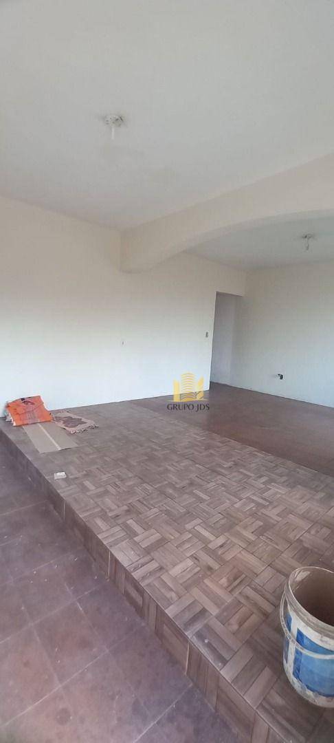 Casa à venda com 2 quartos, 200m² - Foto 3