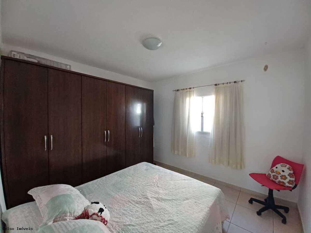 Casa à venda com 2 quartos, 120m² - Foto 12