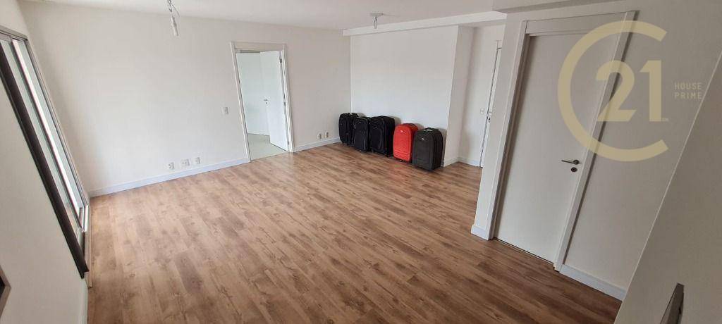 Apartamento à venda com 3 quartos, 115m² - Foto 2