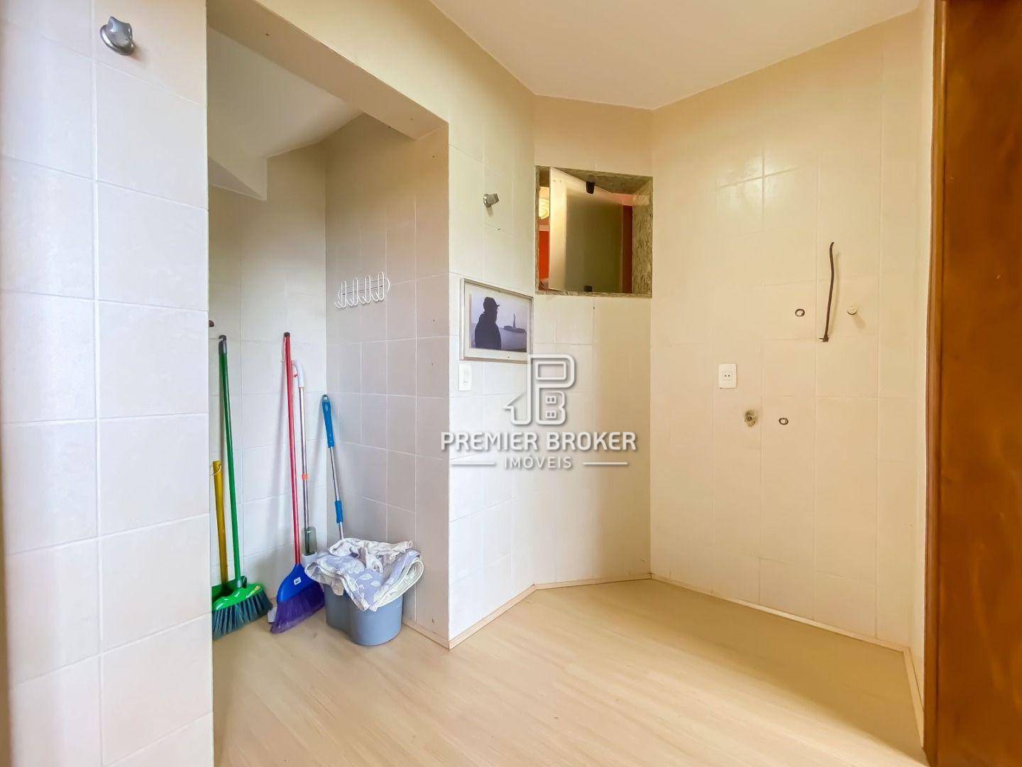 Casa de Condomínio à venda com 3 quartos, 300m² - Foto 16