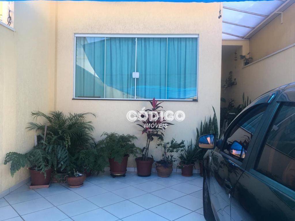 Sobrado à venda com 3 quartos, 141m² - Foto 1