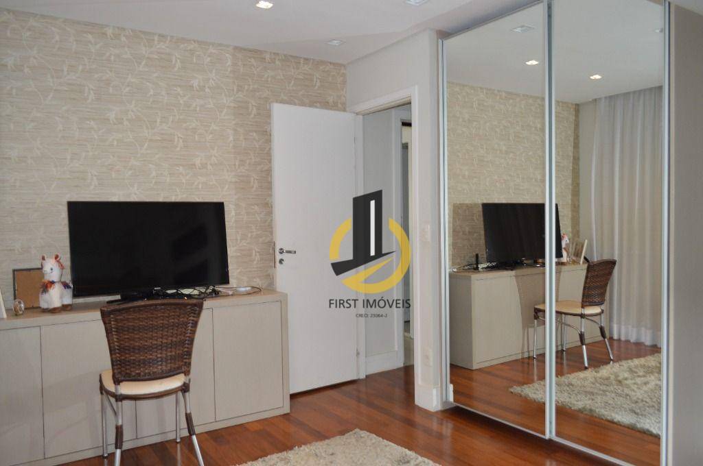 Apartamento à venda com 3 quartos, 192m² - Foto 31