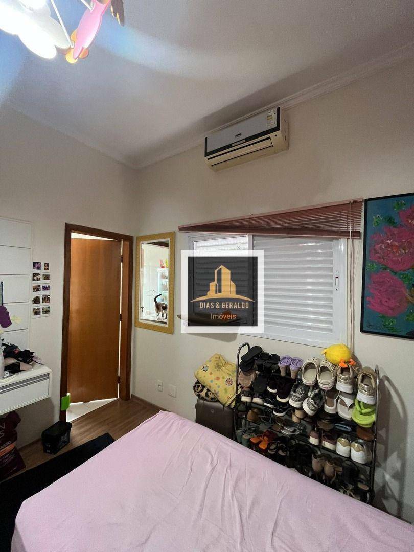 Sobrado à venda com 3 quartos, 240m² - Foto 15