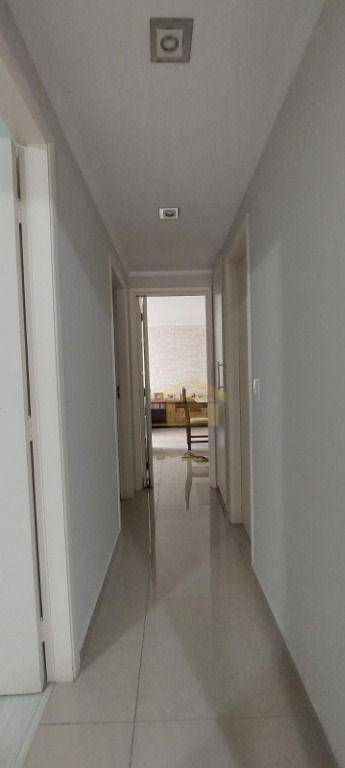 Apartamento à venda com 3 quartos, 81m² - Foto 21