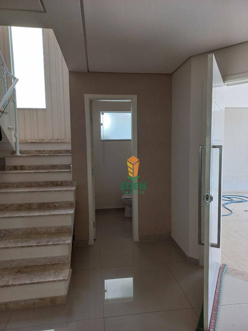 Casa de Condomínio à venda com 3 quartos, 244m² - Foto 3