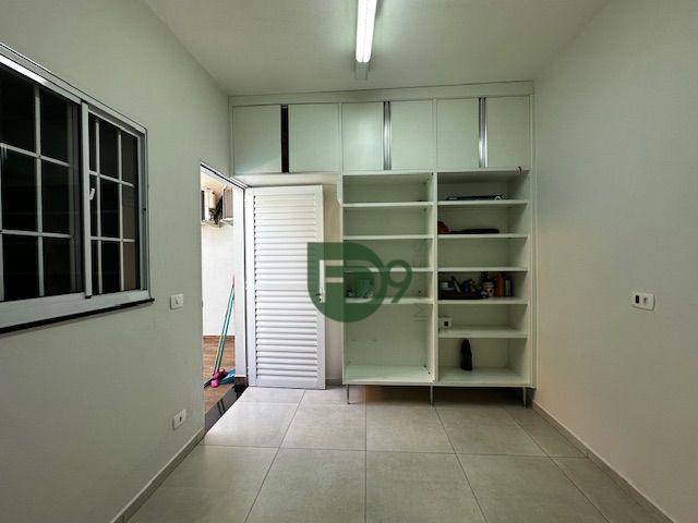 Casa à venda com 3 quartos, 212m² - Foto 44