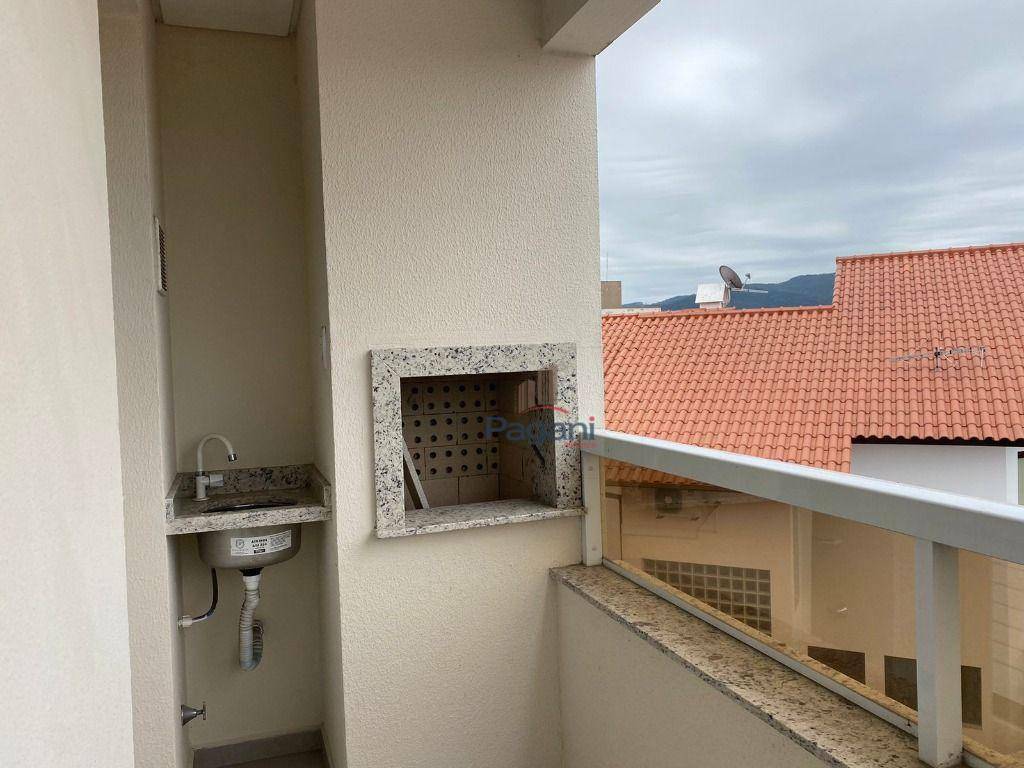 Apartamento para alugar com 2 quartos, 61m² - Foto 11