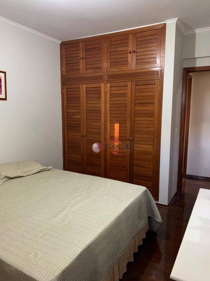 Apartamento à venda com 4 quartos, 200m² - Foto 13