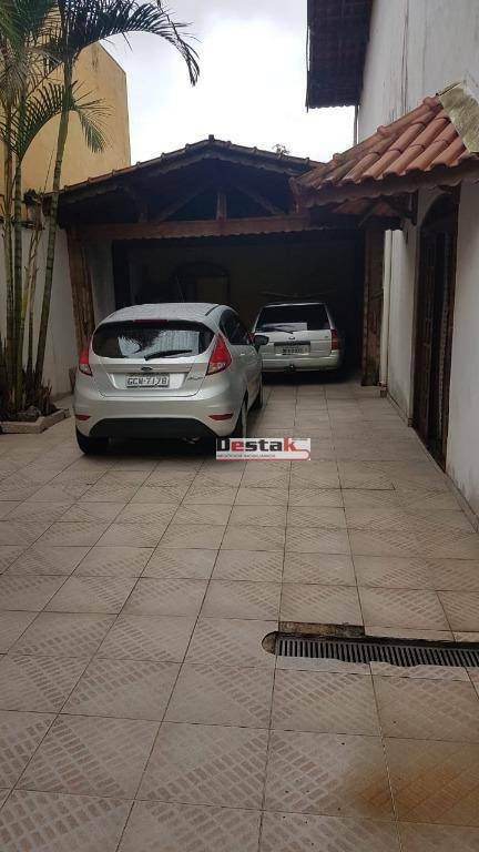 Sobrado à venda com 2 quartos, 180m² - Foto 1