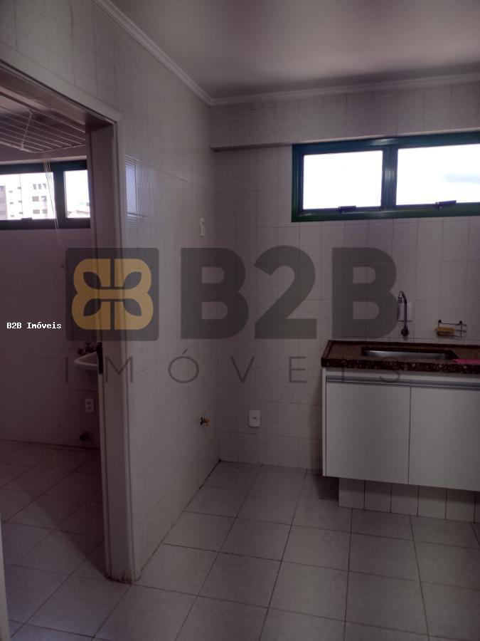 Apartamento à venda com 3 quartos, 128m² - Foto 7