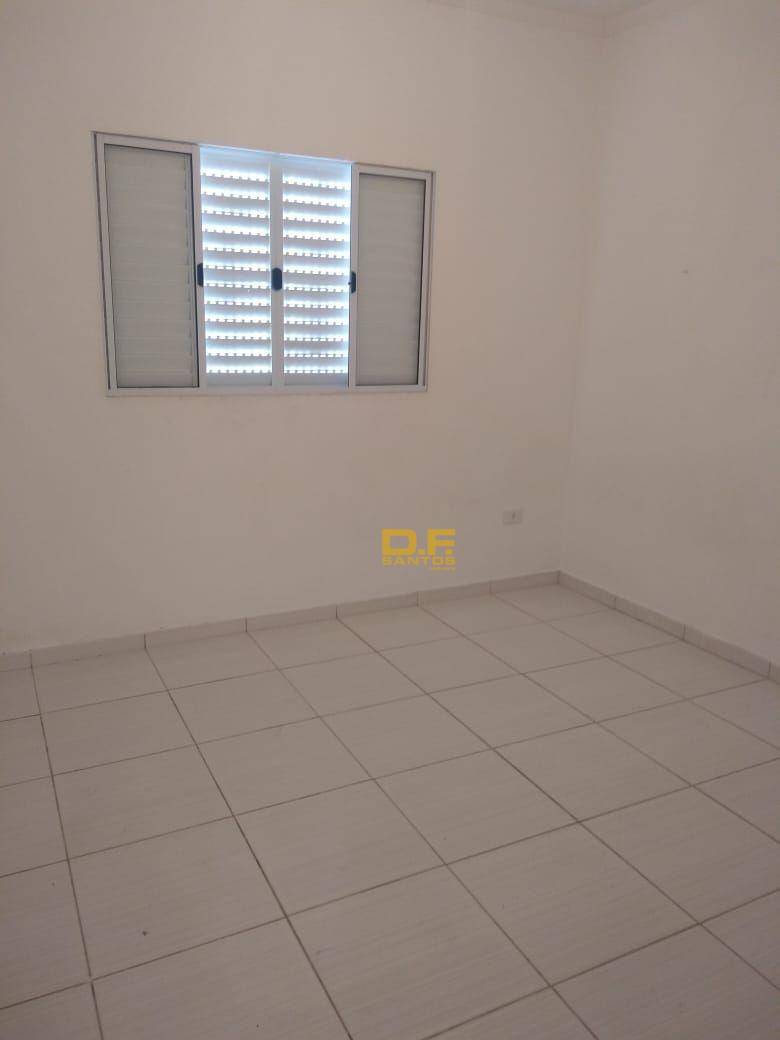 Casa à venda com 2 quartos, 70m² - Foto 4