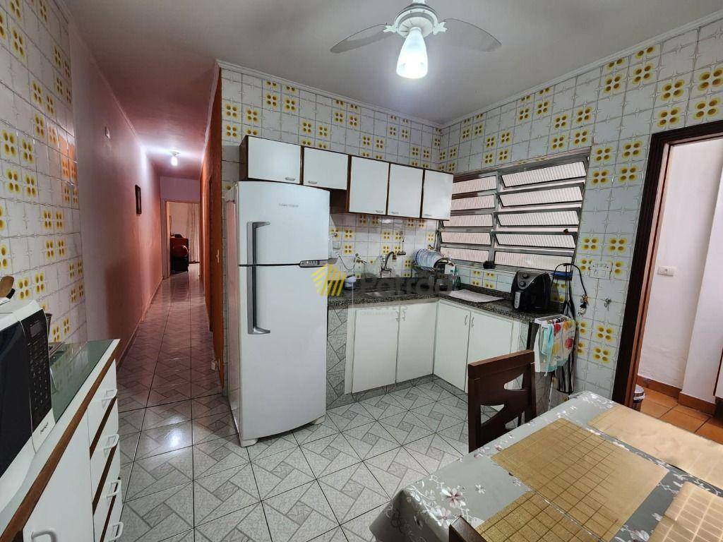 Casa à venda com 2 quartos, 117m² - Foto 4