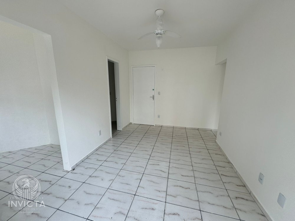 Apartamento à venda com 2 quartos, 69m² - Foto 3