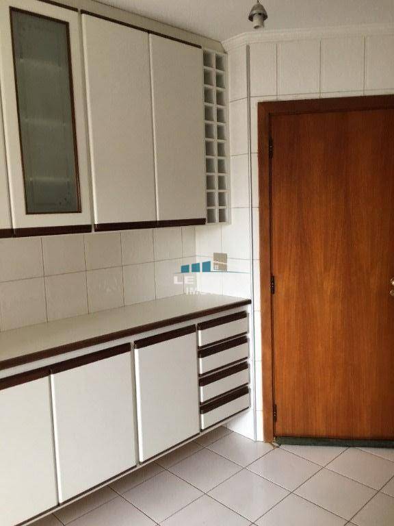 Apartamento à venda com 3 quartos, 127m² - Foto 27