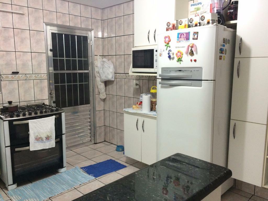 Casa à venda com 3 quartos, 90m² - Foto 8