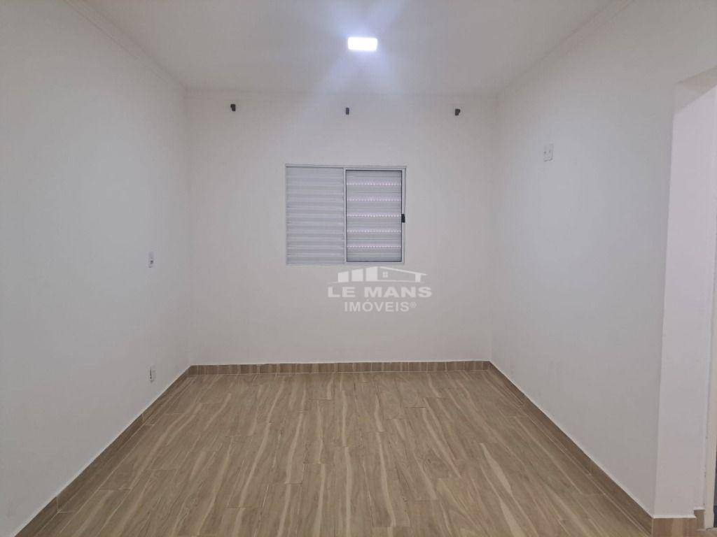 Casa à venda com 3 quartos, 180m² - Foto 9