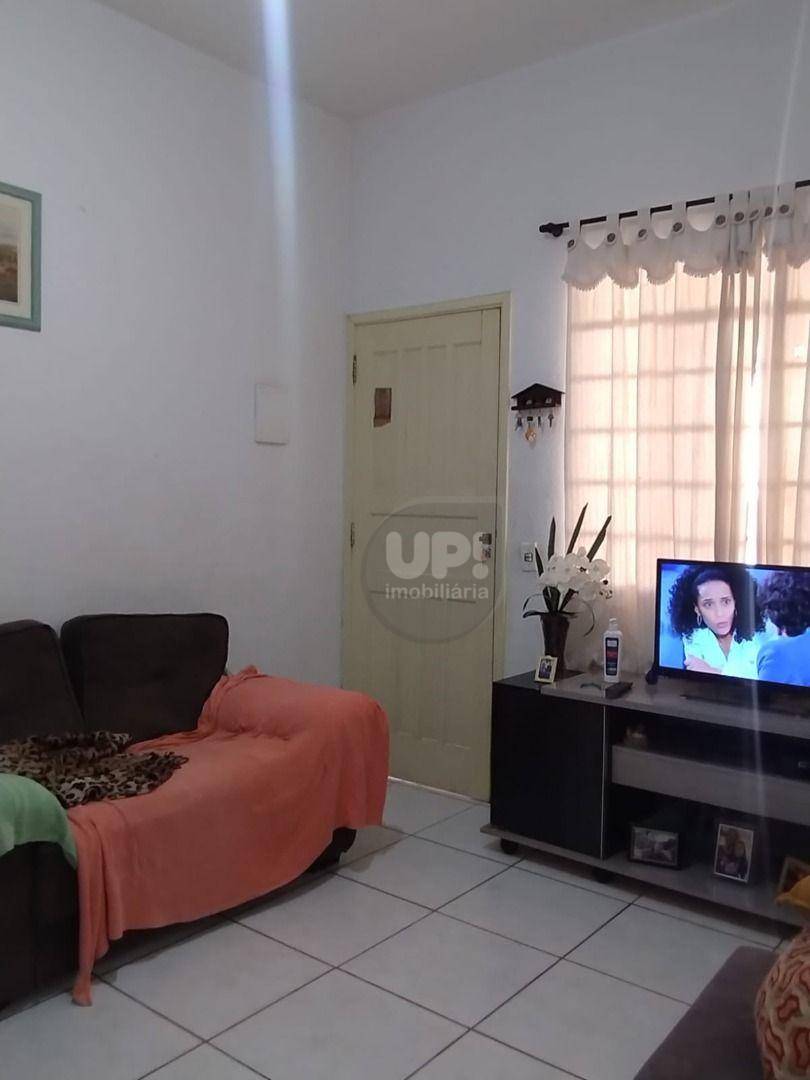 Casa à venda com 2 quartos, 60m² - Foto 4