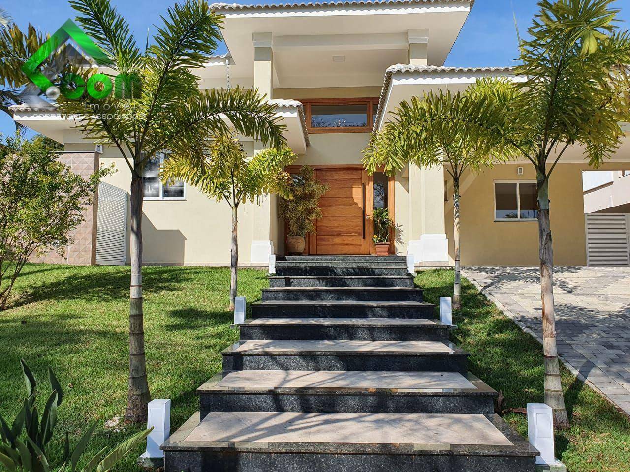 Casa à venda com 3 quartos, 323m² - Foto 1