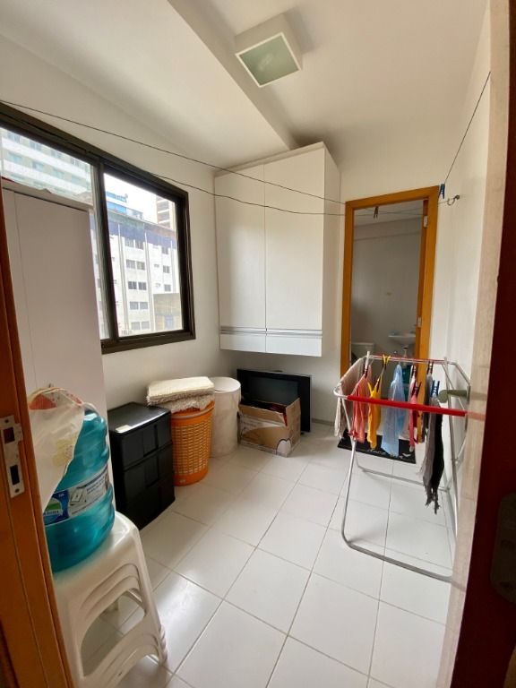 Apartamento à venda com 3 quartos, 165m² - Foto 19