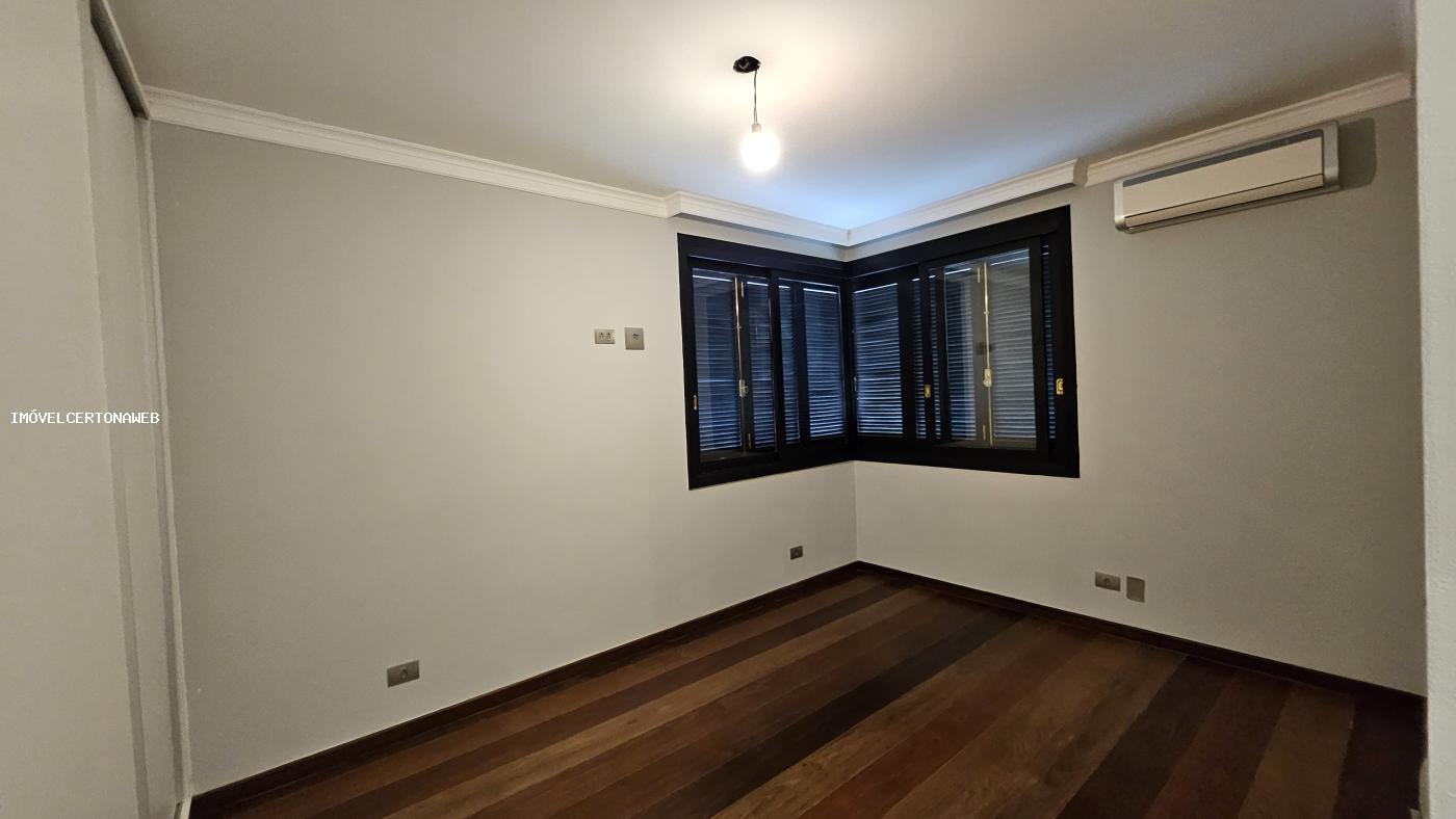 Casa à venda com 5 quartos, 420m² - Foto 31