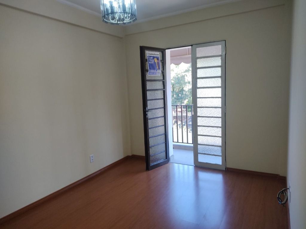 Apartamento à venda com 2 quartos, 62m² - Foto 10