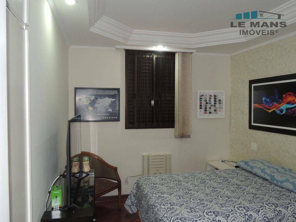 Apartamento à venda com 3 quartos, 261m² - Foto 11