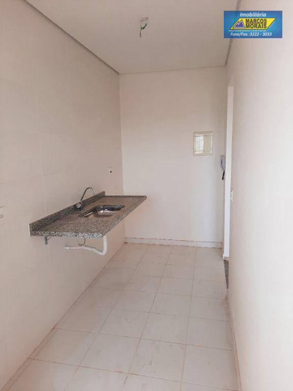 Apartamento para alugar com 2 quartos, 48m² - Foto 13