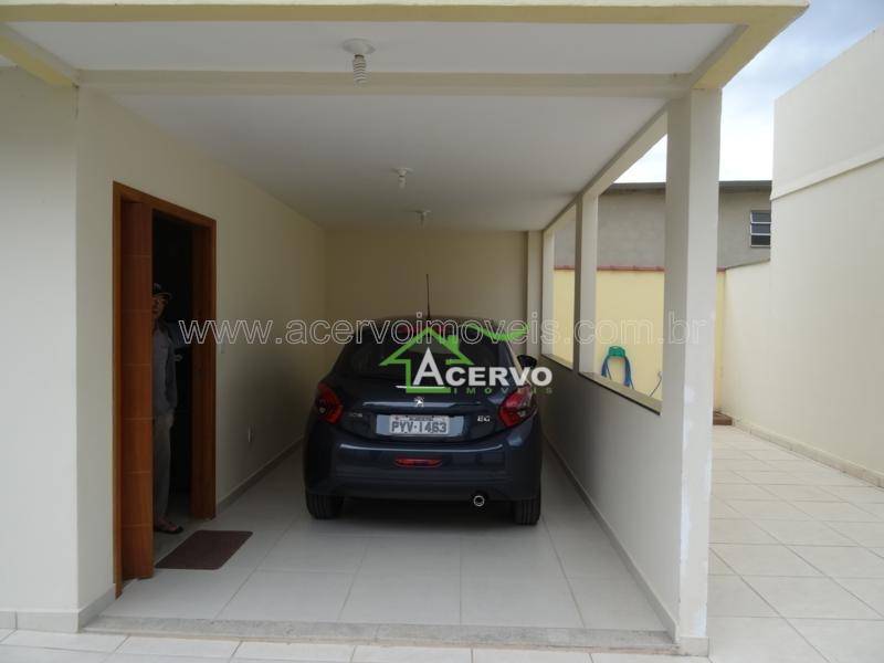 Casa à venda com 4 quartos, 103m² - Foto 3