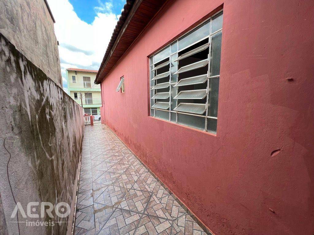 Casa à venda com 4 quartos, 220m² - Foto 21