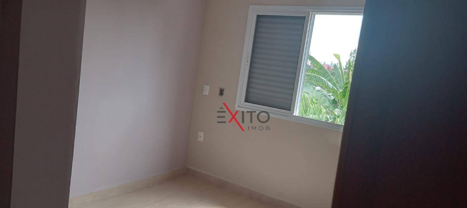 Casa para alugar com 5 quartos, 183m² - Foto 14