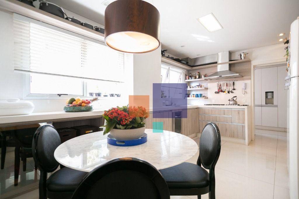 Apartamento para alugar com 4 quartos, 240m² - Foto 8