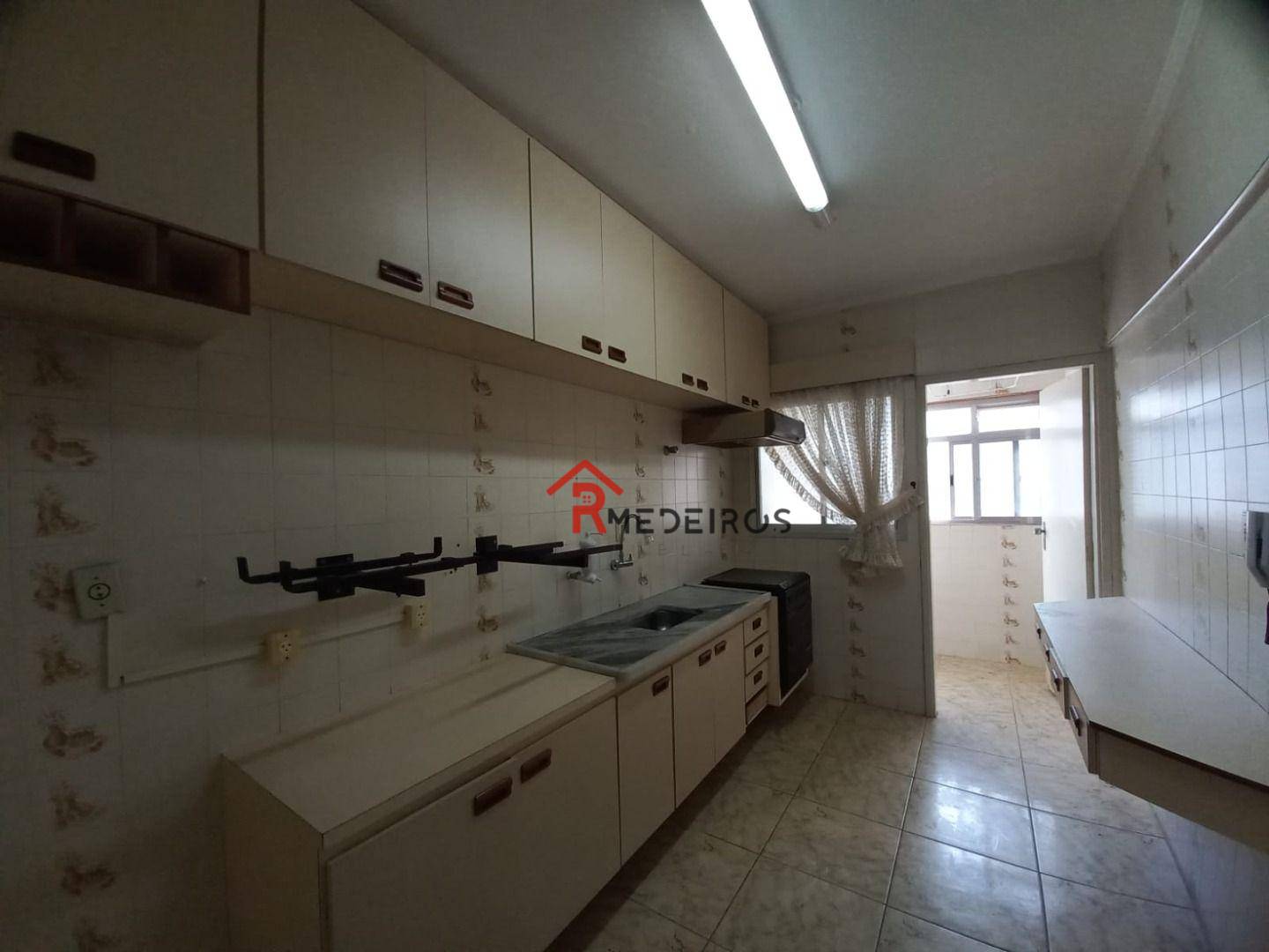 Apartamento à venda com 2 quartos, 77m² - Foto 3