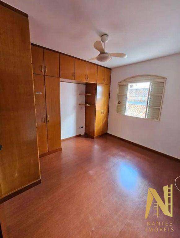 Casa à venda com 4 quartos, 202m² - Foto 8