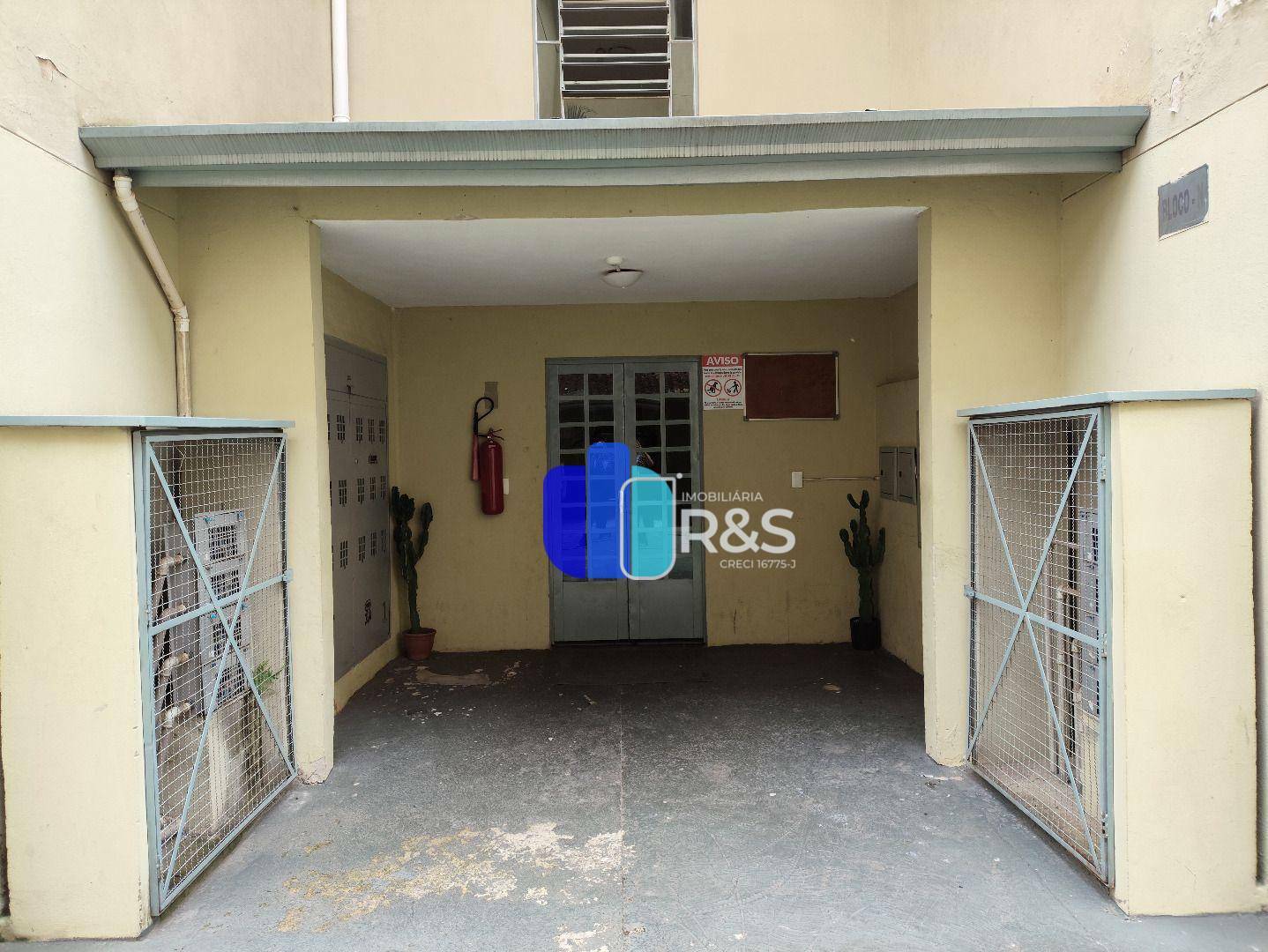 Apartamento à venda com 2 quartos, 55m² - Foto 25