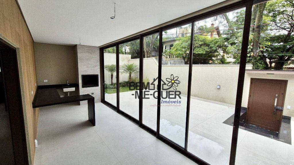 Casa à venda com 3 quartos, 345m² - Foto 1