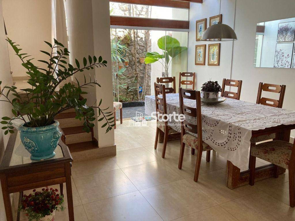 Casa à venda com 5 quartos, 323m² - Foto 18