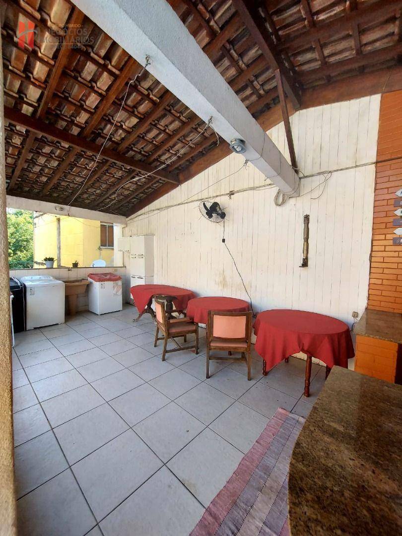 Casa à venda com 7 quartos, 260m² - Foto 37